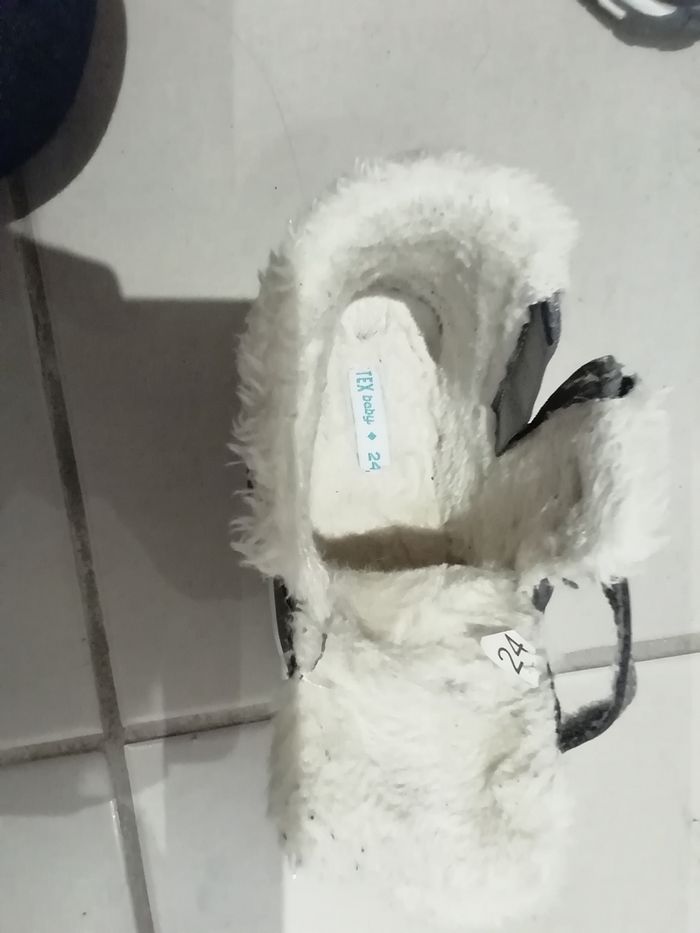 Vends bottes fourrés en 24. - photo numéro 9