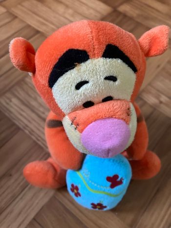 Peluche Tigrou œuf de Pâques