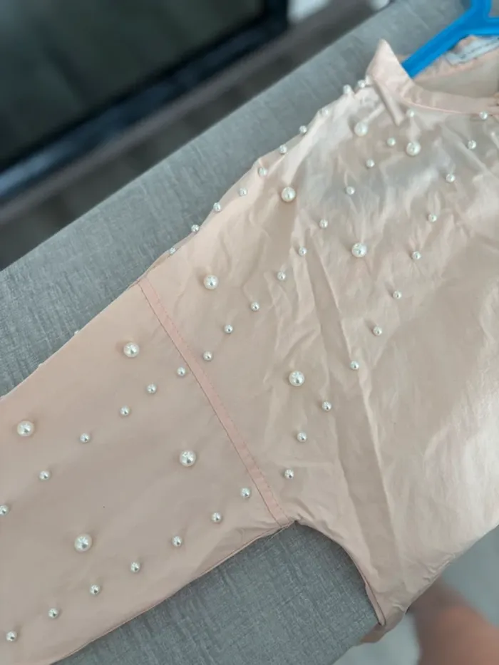Chemise oversized avec perles blanches - photo numéro 3