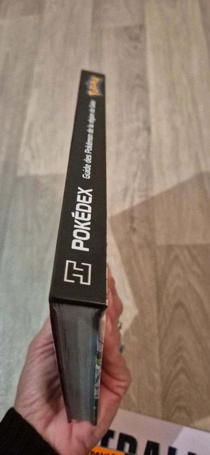 Livre - Pokedex - Région de Galar - photo numéro 7