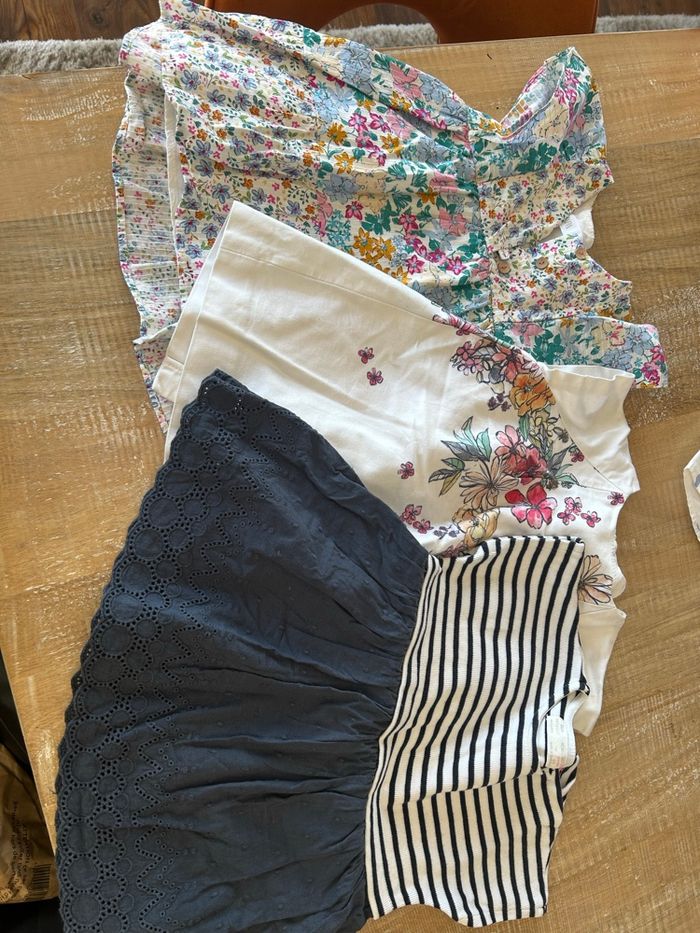 Lots de 3 robes - photo numéro 1