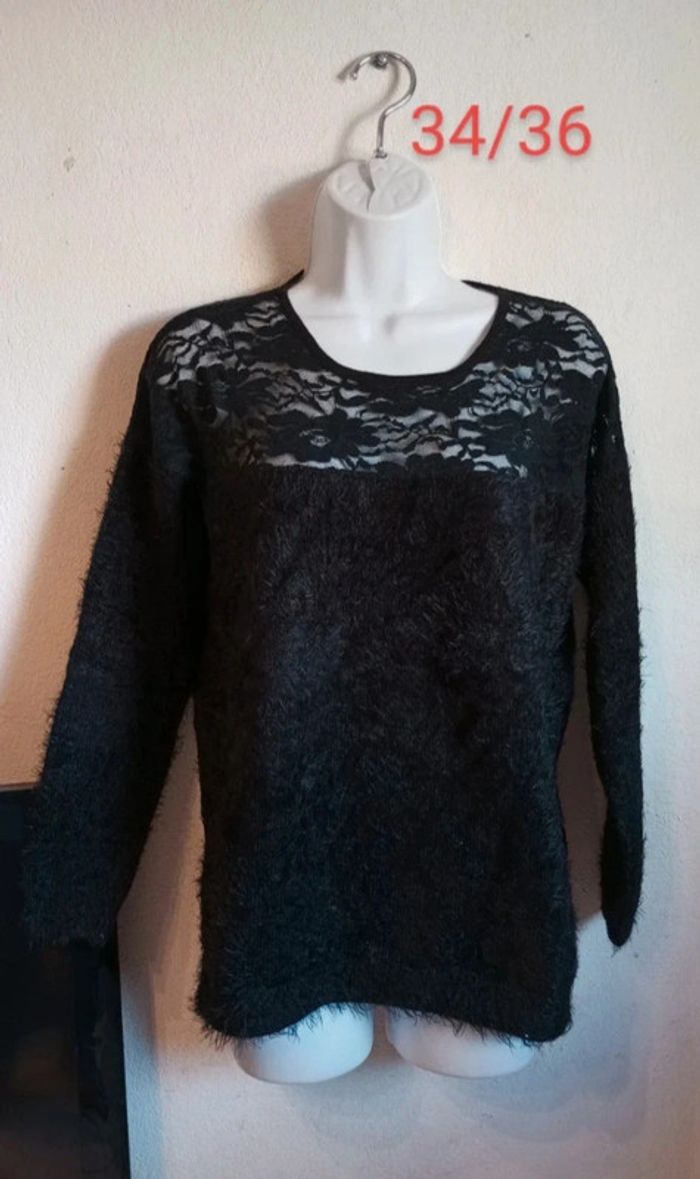 Pull poils longs/dentelle femme.34/36..