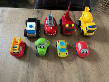 Lot de 8 véhicules 1er âge