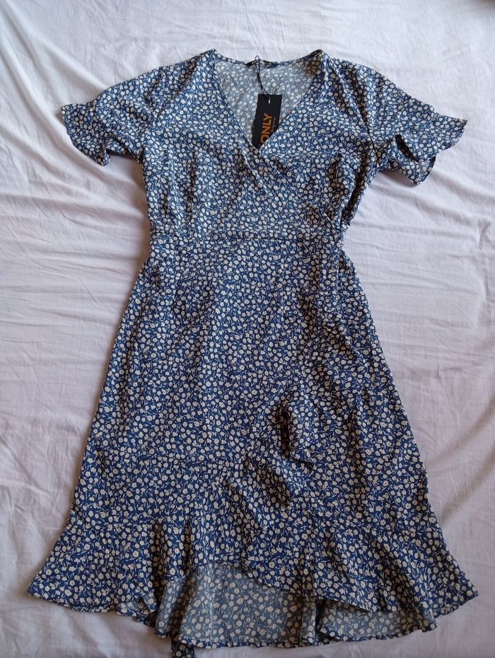 Robe croisée only Taille 40 neuve etiquetté