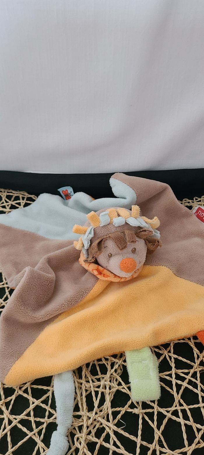 Doudou plat hérisson NATTOU Little Garden marron bleu orange foulard - photo numéro 2