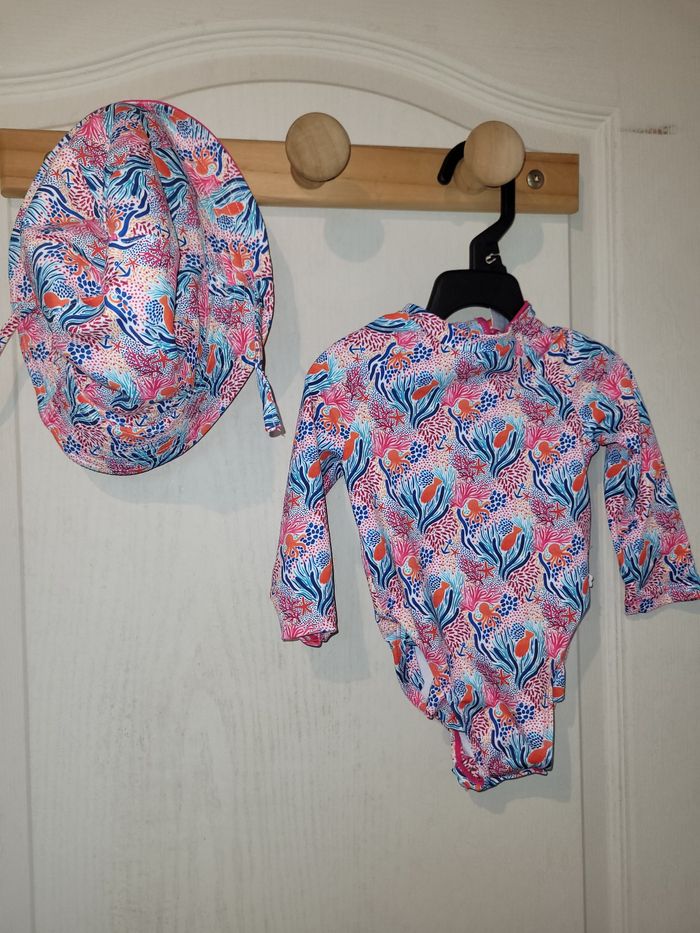 Combinaison de bain 12 mois avec son chapeau - photo numéro 2