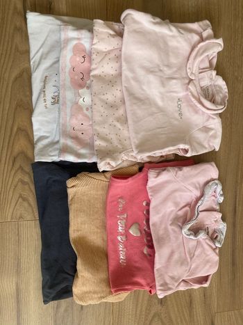 Lot 8 bodies manches longues 12 M