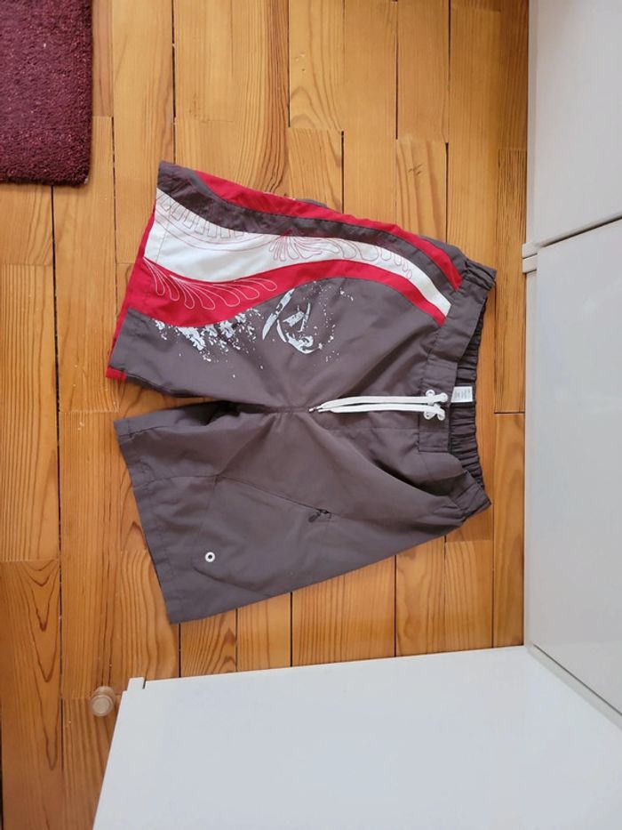 Short de bain filet réglable marque décathlon Tribord marron rouge taille 14 ans - photo numéro 2