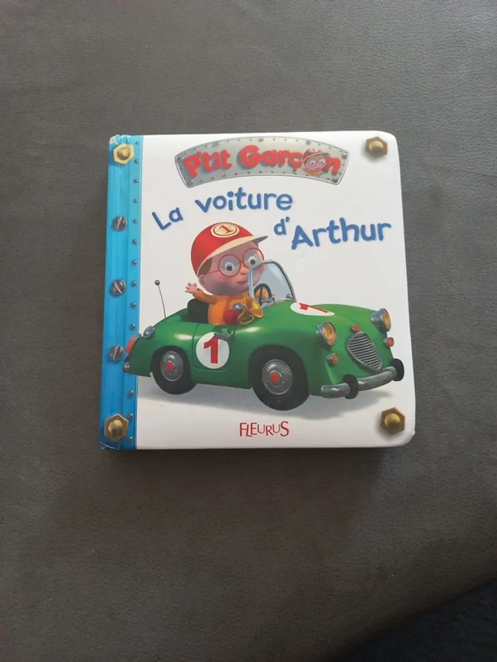 Livre cartonné p'tit garçon la voiture d'arthur
