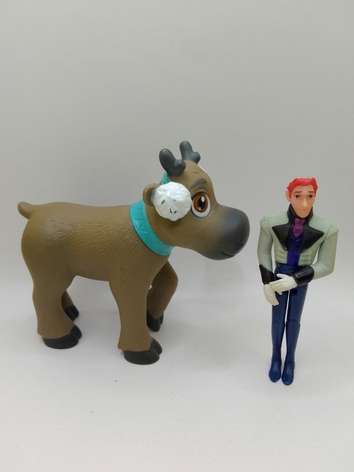 2 figurines reine des neiges - photo numéro 1