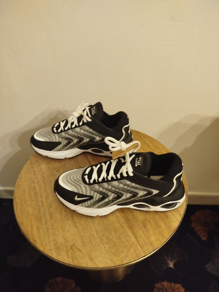 Baskets Nike T 38,5 - photo numéro 3
