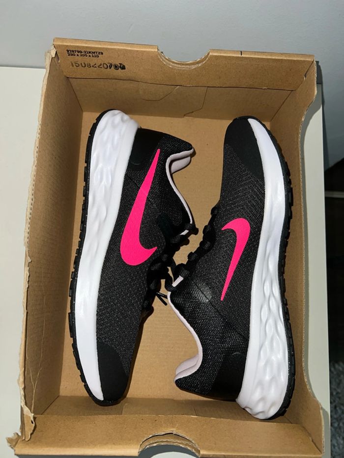 Basket Nike taille 36.5 femme - photo numéro 12