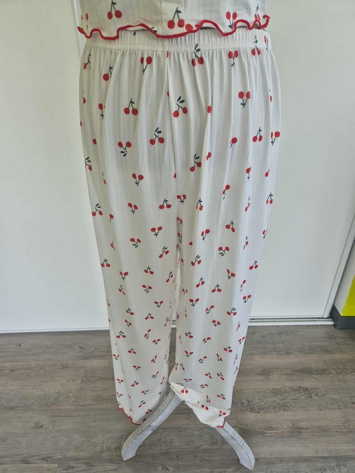 Pyjama 2 pièces motifs cerise - photo numéro 3