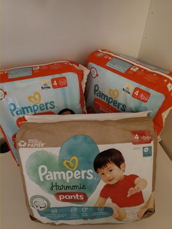 3 paquets Pampers taille 4