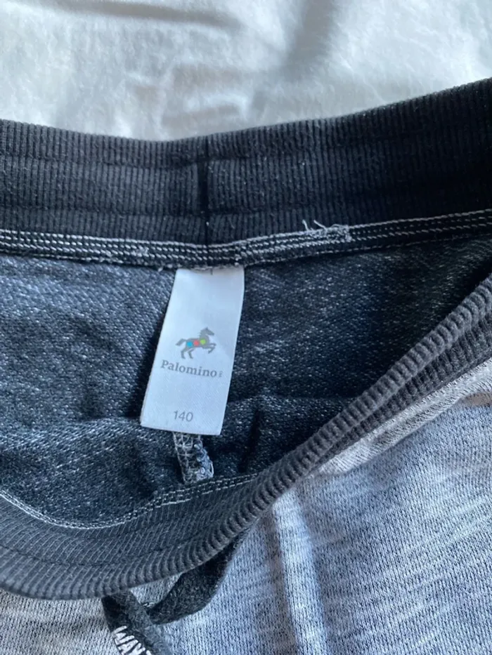 C&A - short garçon 10ans - photo numéro 3