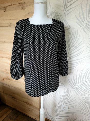 Blouse taille M noir et blanche grise