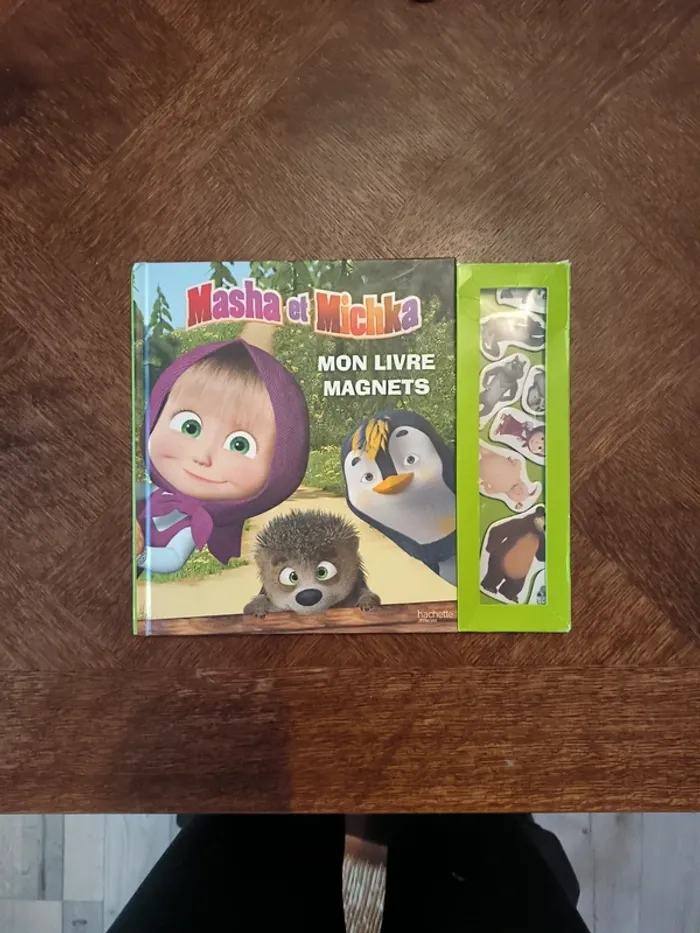 Livre magnet Masha et Michka