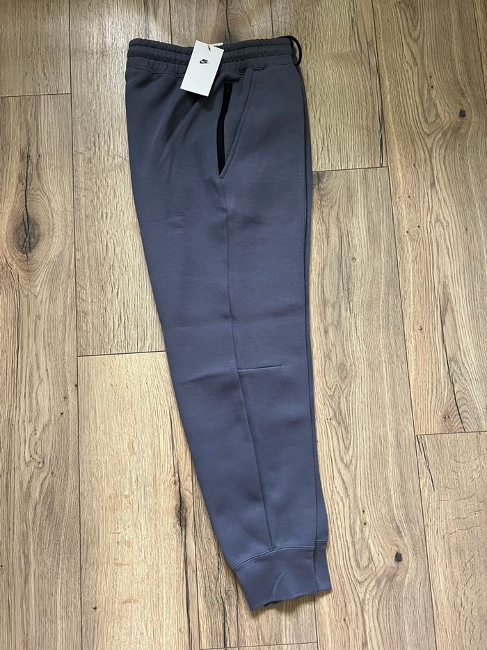 Jogging Nike Tech  Fleece Gris Taille M - photo numéro 2