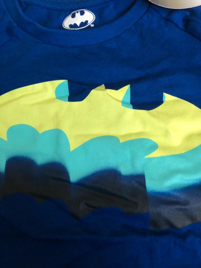 Tee-shirts et shorts neufs - photo numéro 8