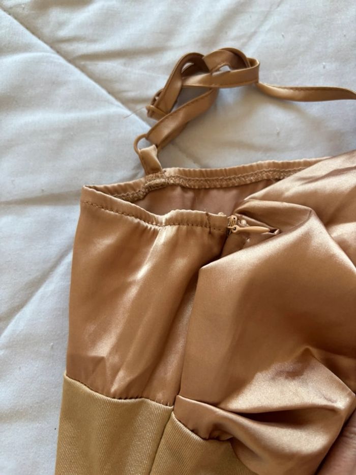 Robe de soirée moulante bretelles satinée doré bustier bouffant rose gold S/36 Shein - photo numéro 5