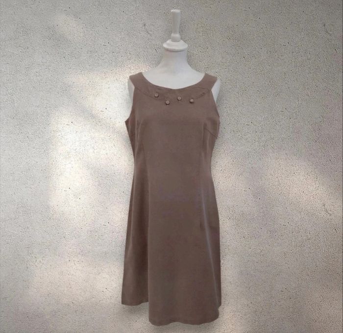 Robe sans manche beige coton et lin taille 40