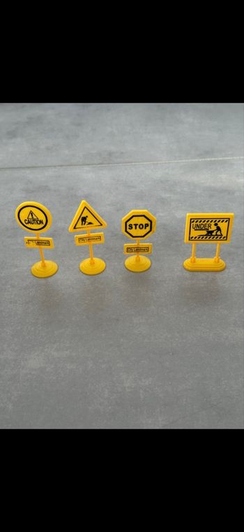 Lot de 4 panneaux de circulation travaux
