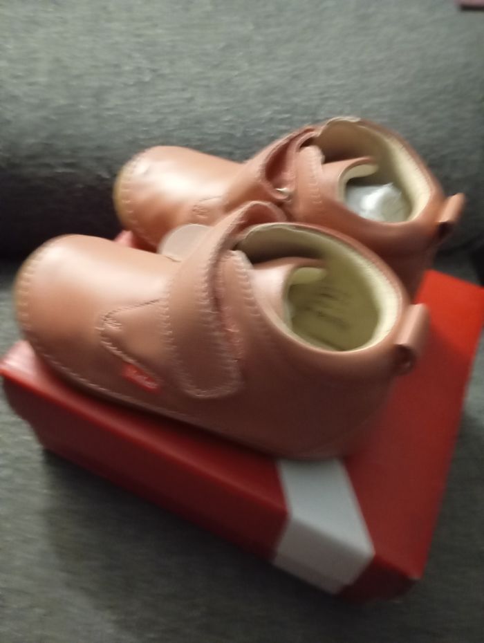 Kickers neuves pour fille en taille 25 - photo numéro 4