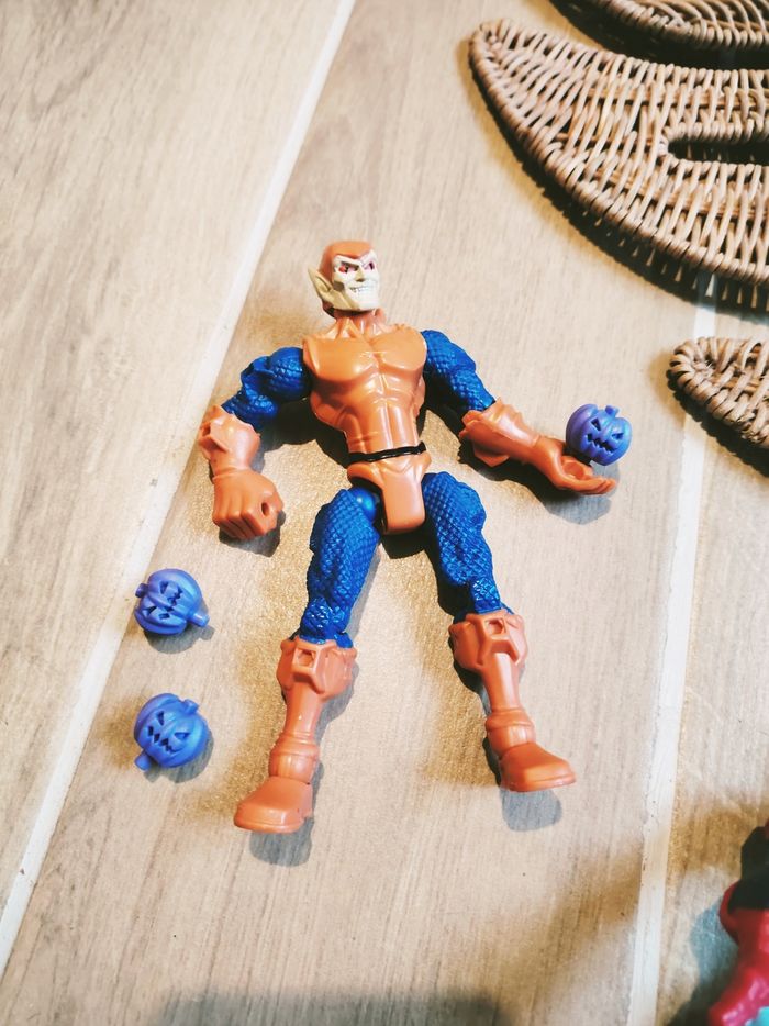 💫Lot de 2 figurines super hero mashers Hobgoblin-bouffon vert et Spider-man - photo numéro 4