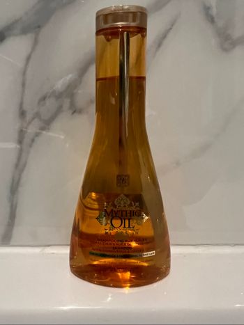 Shampoing gamme Mythic Oil neuf