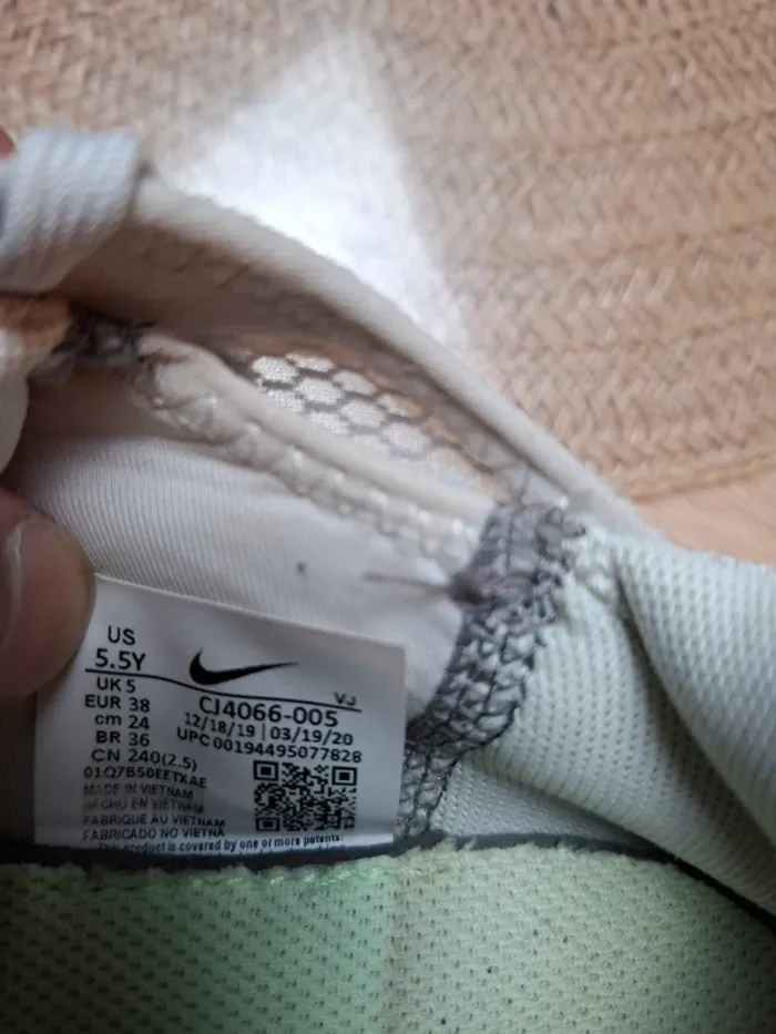 Nike Air Max 2090 Femme Taille 38 – Excellent état - photo numéro 8