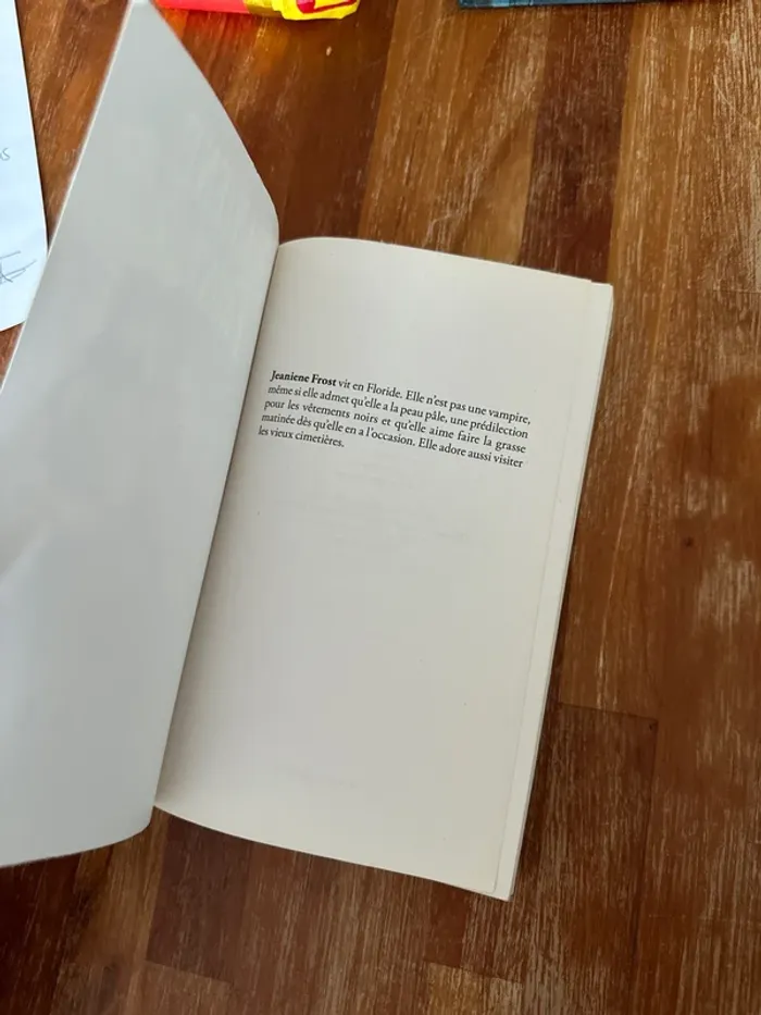 Livre réunis dans la tombe - photo numéro 4