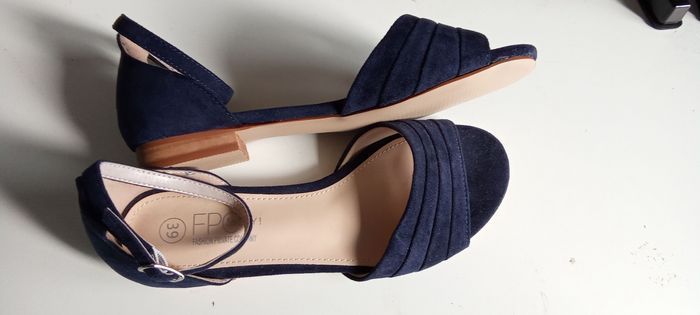 Chaussures femme petit talon fpc taille 39, mi saison été couleur marine - photo numéro 2