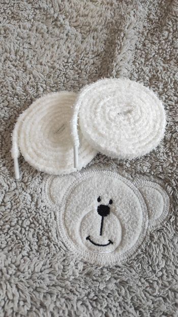 🤍 Lacets fluffy blanc – 120 cm (effet peluche sneakers)