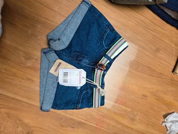 Short neuf