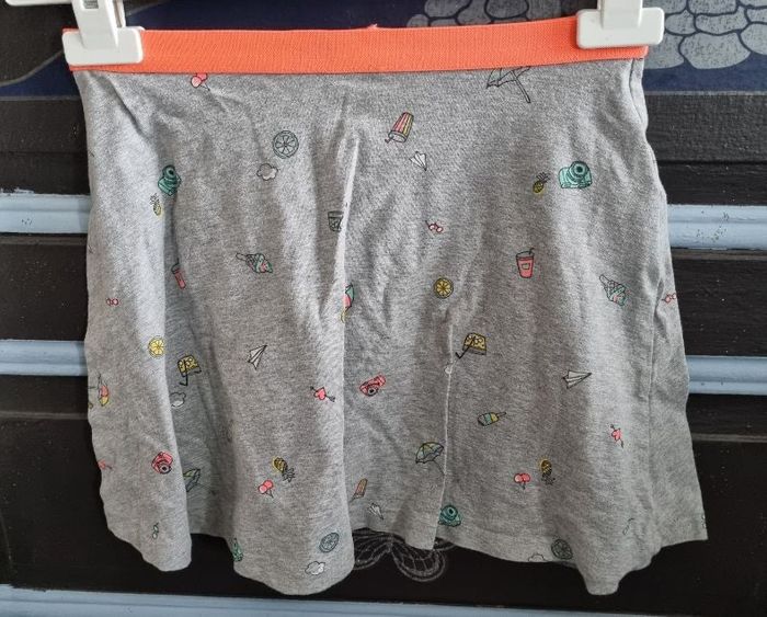 Jupe grise à motif 10ans