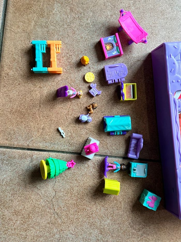Maison Polly Pocket avec 2 figurines et accessoires en parfait état - photo numéro 11