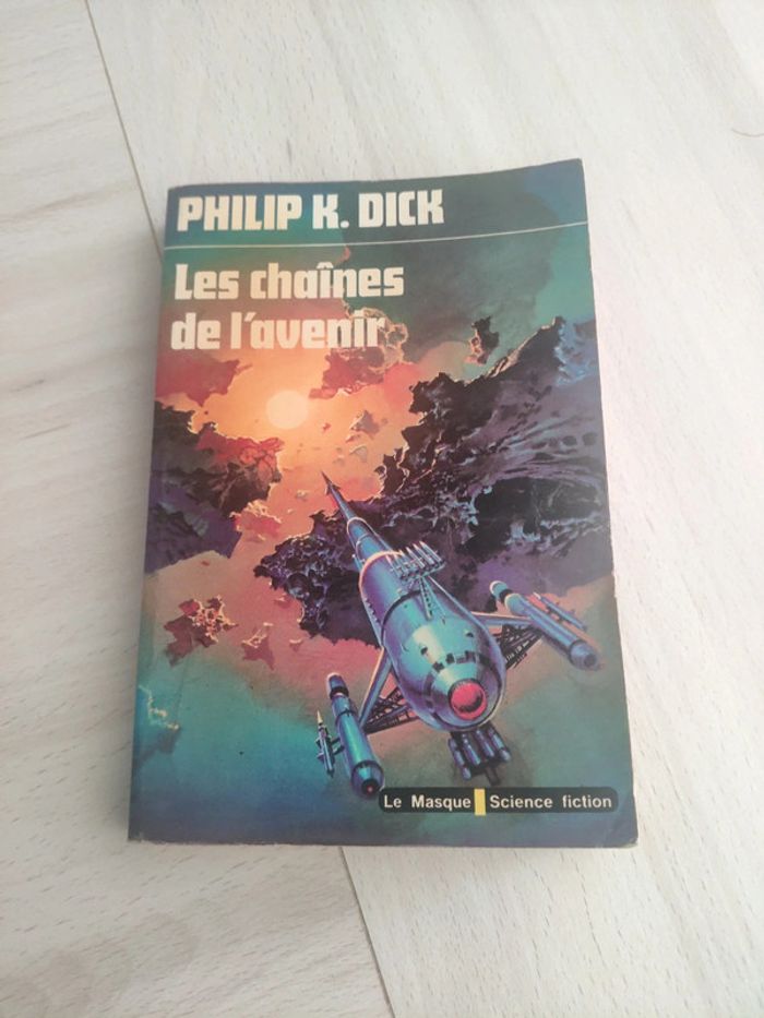 Livre poche le masque science fiction les chaînes de l'avenir Philip K. Dick