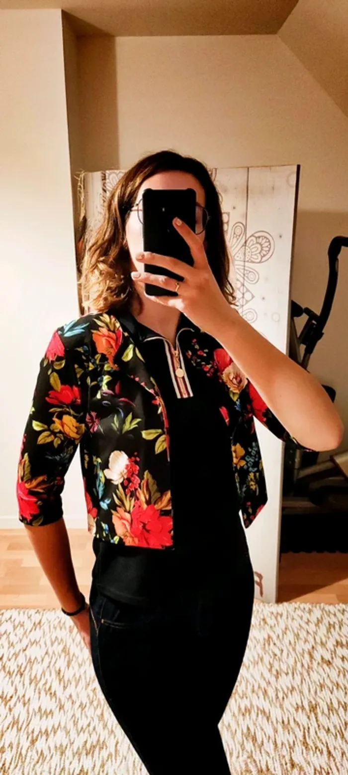 Veste manches 3/4 fleurie, couleurs vives - photo numéro 6