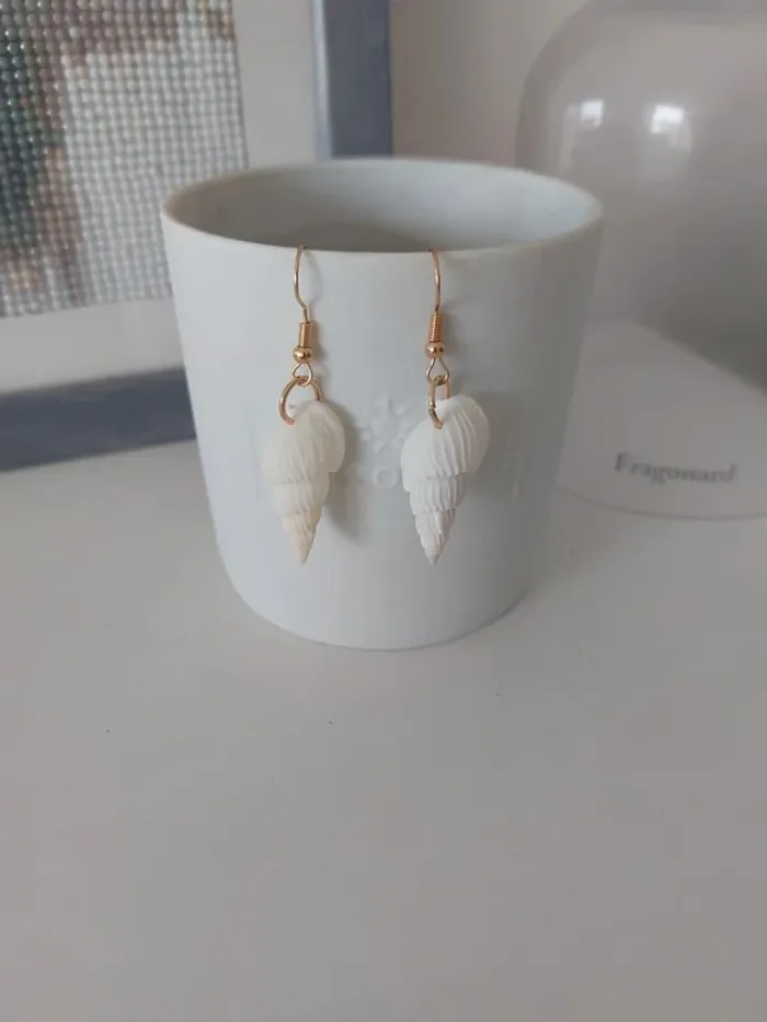 Boucles d'oreilles coquillage blancs