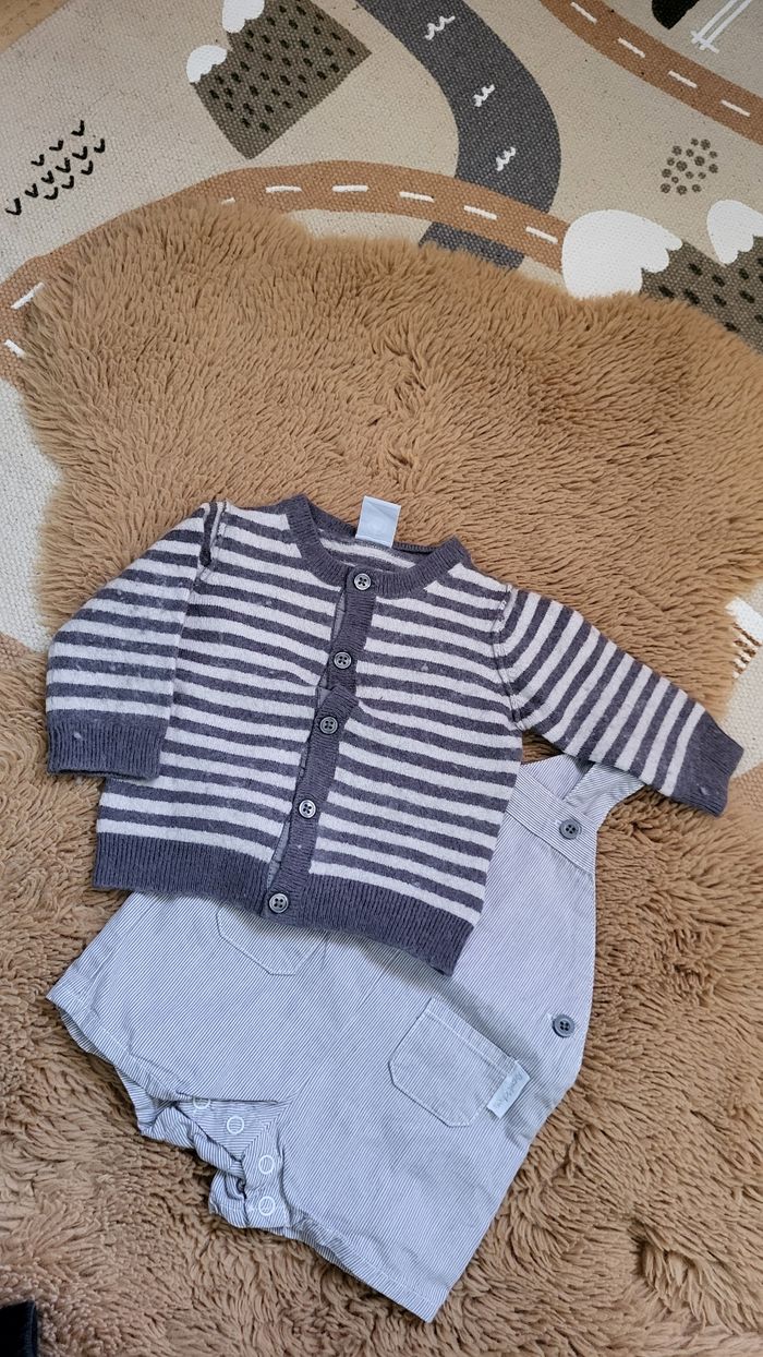 Ensemble salopette + gilet 1 mois - photo numéro 2