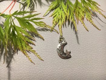 pendentif fantaisie ou charm bracelet métal argenté lune étoile ciel