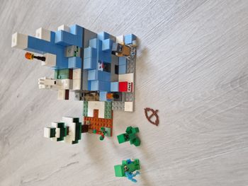 Lego Minecraft 21243 Les pics gelés 