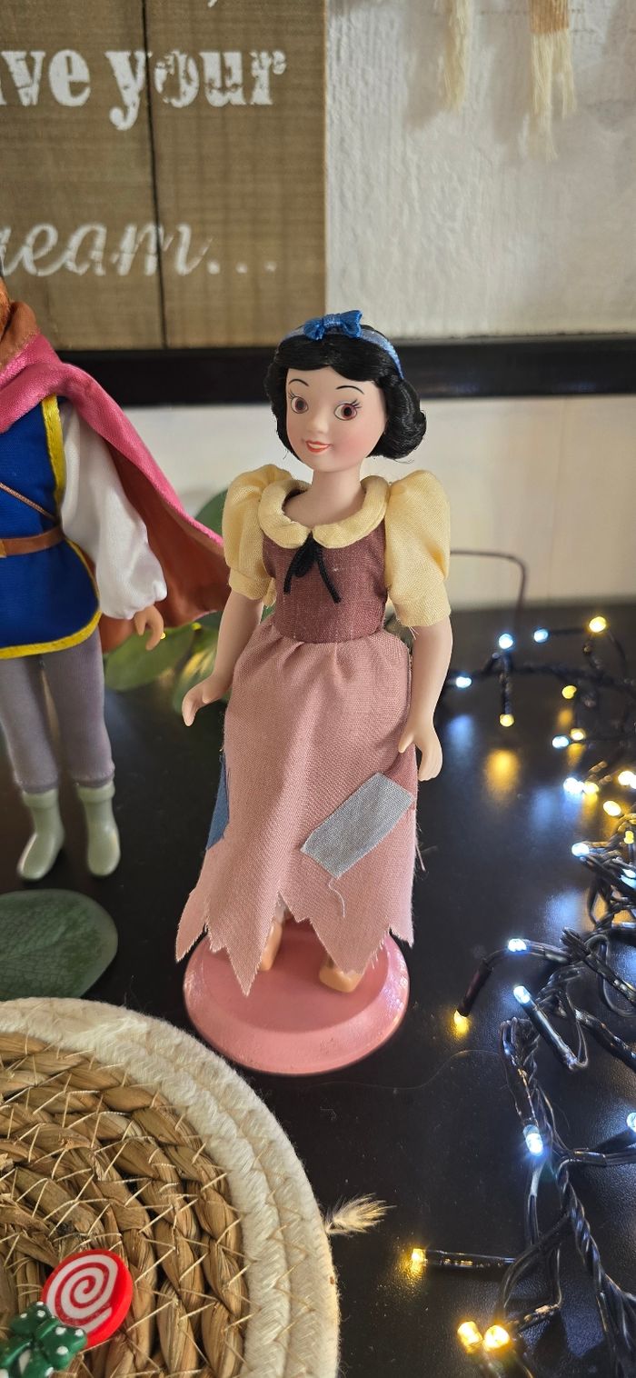 Magnifique lot 4 poupée porcelaine Disney princesse blanche neige vintage ancien collection - photo numéro 3
