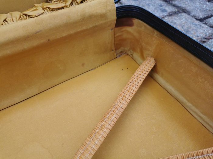 Valise ancienne des années 1960 pour le nécessaire de toilette - photo numéro 10