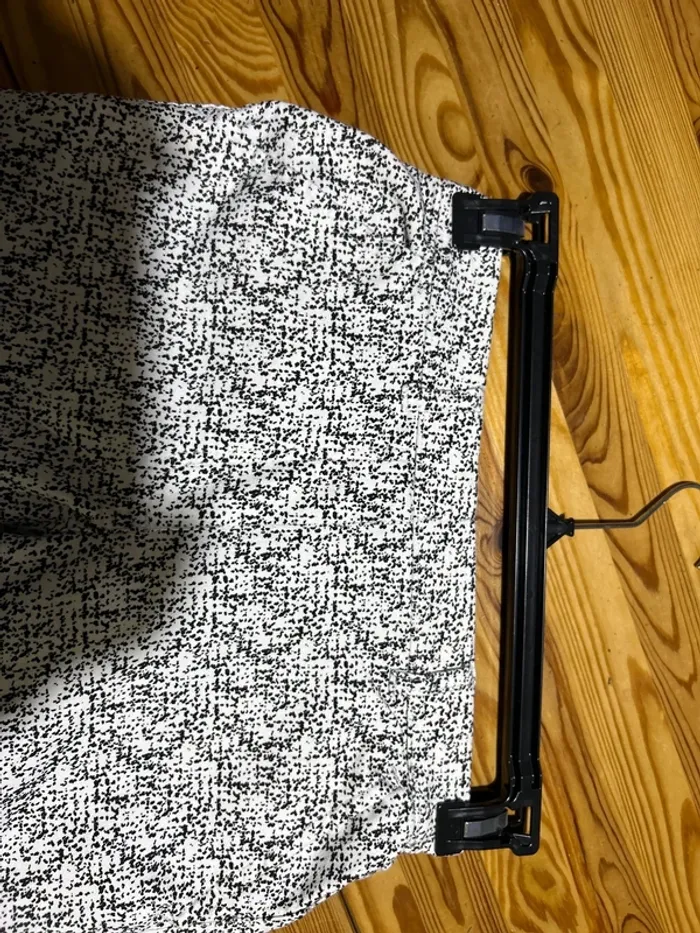 Pantalon blanc et noir - photo numéro 4