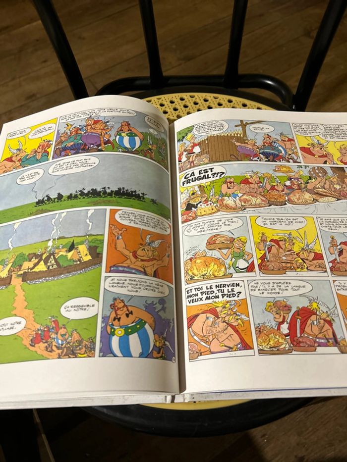 BD album doublé Astérix goscinny uderzo obelix et compagnie et chez les belges - photo numéro 4