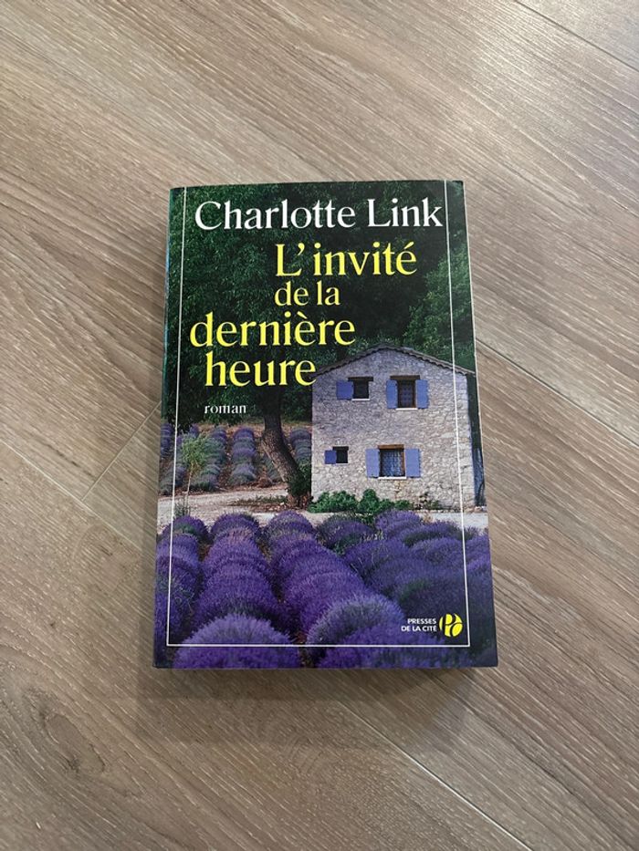 L’invité de la dernière heure roman