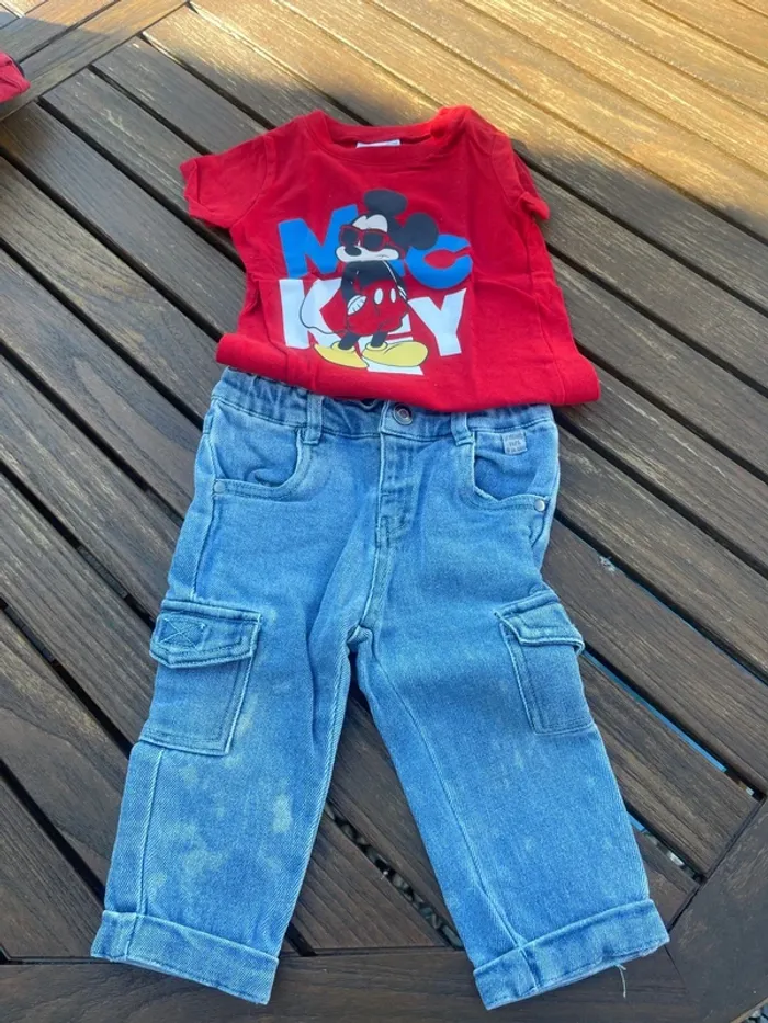 Jean et tee shirt Disney 12 mois