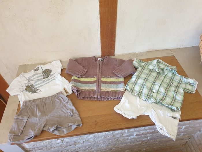 Deux ensembles ete + veste mi saison.6 mois