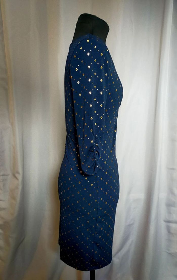 Robe ajustée bleu marine à motifs dorés – T. 38 estimée – Stretch - photo numéro 2